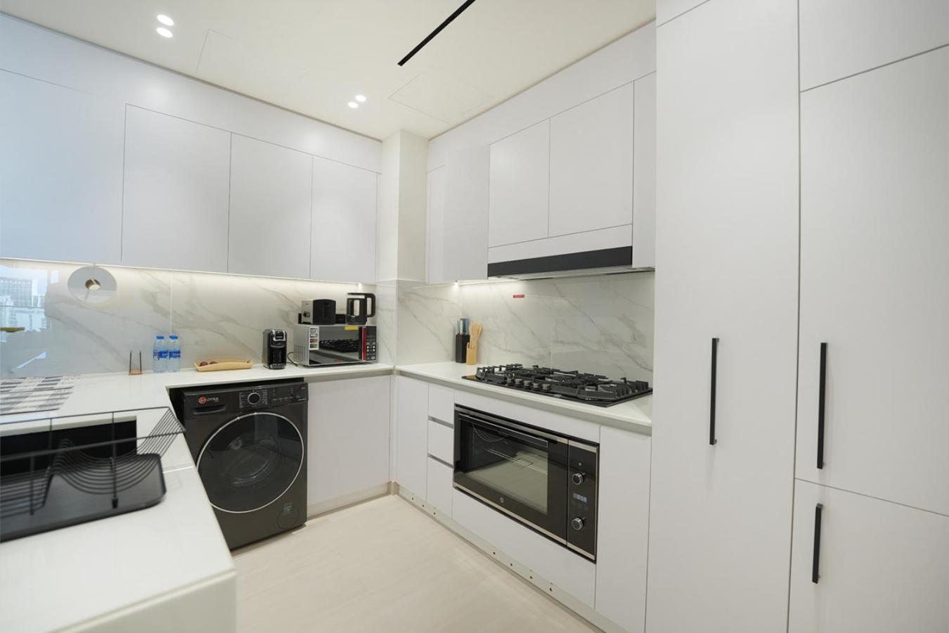 Apartment Easygo- Lavish 2br In The Heart Of Jvc Binambr Dubai