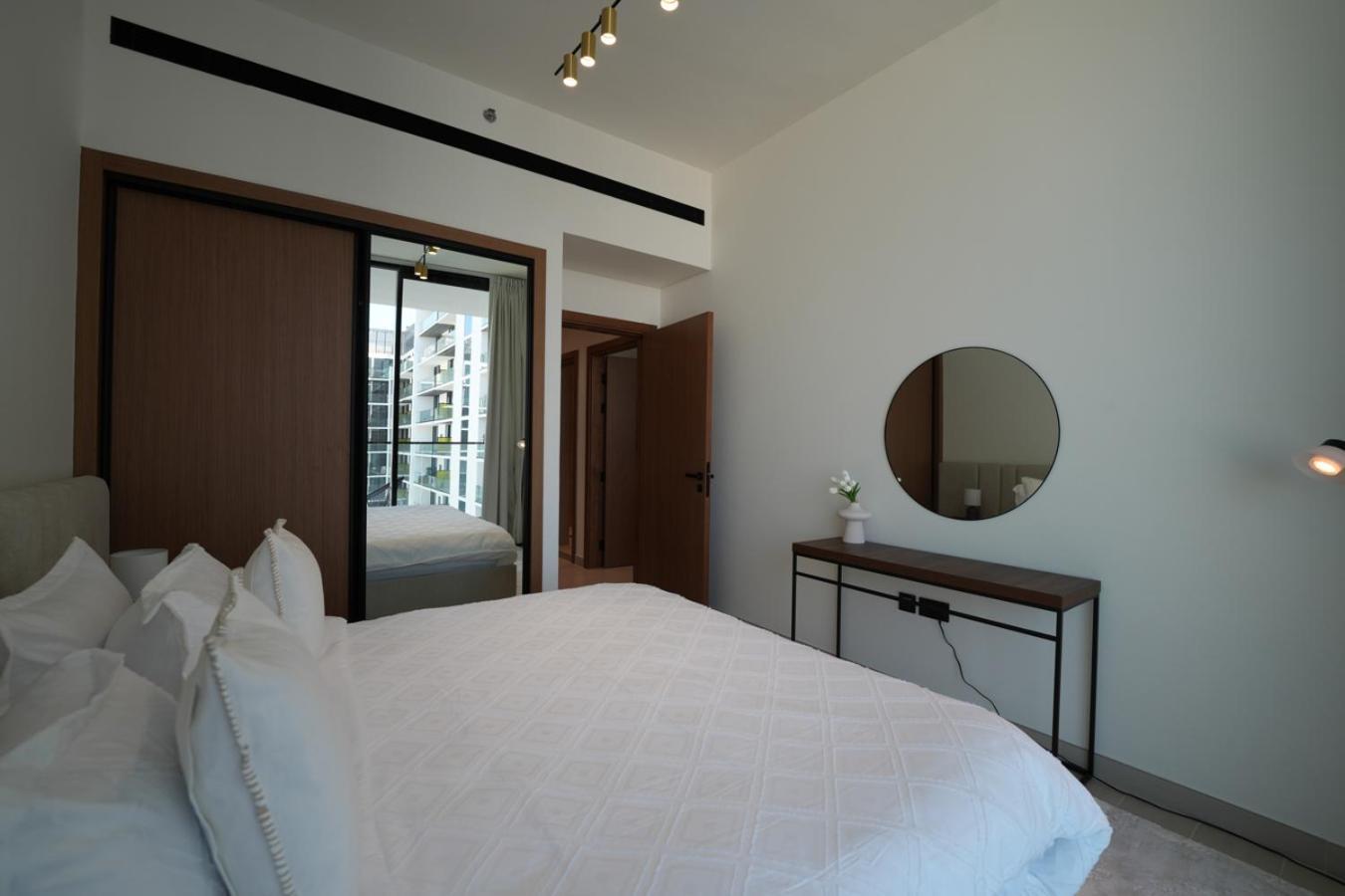Easygo- Lavish 2br In The Heart Of Jvc Binambr Dubai