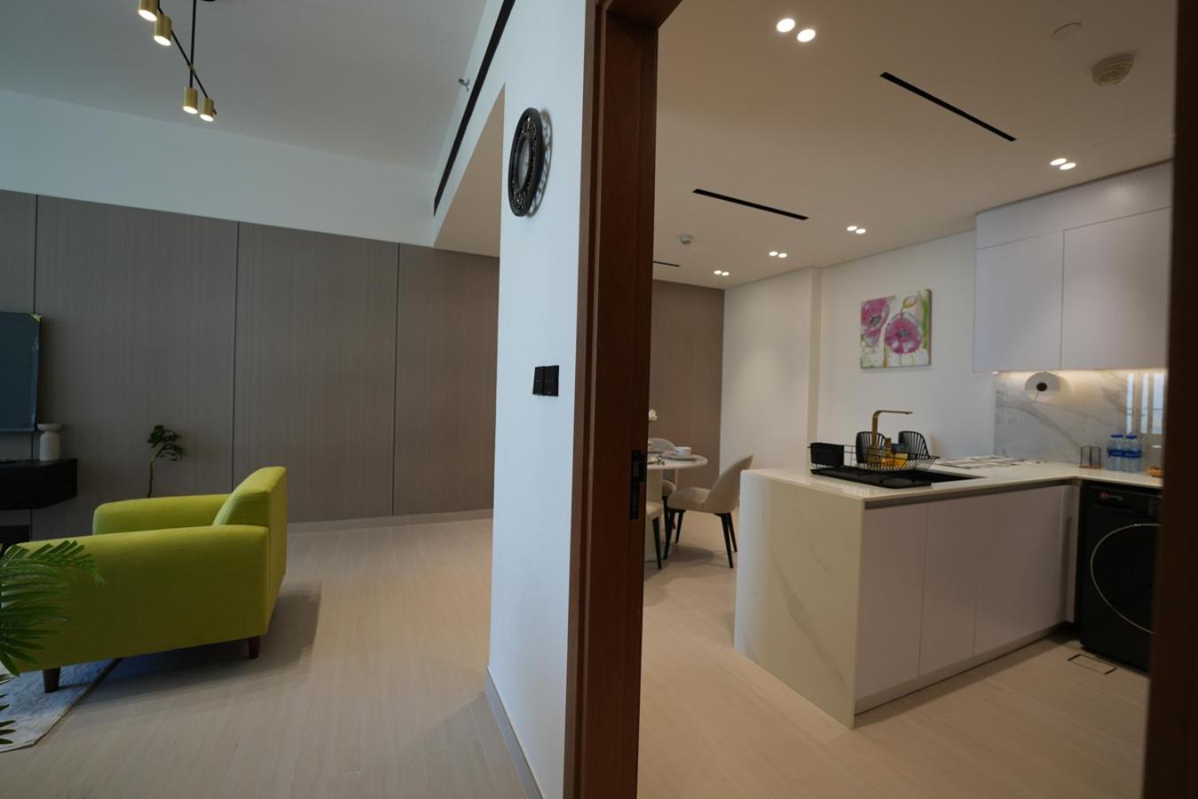 Easygo- Lavish 2br In The Heart Of Jvc Binambr * Dubai