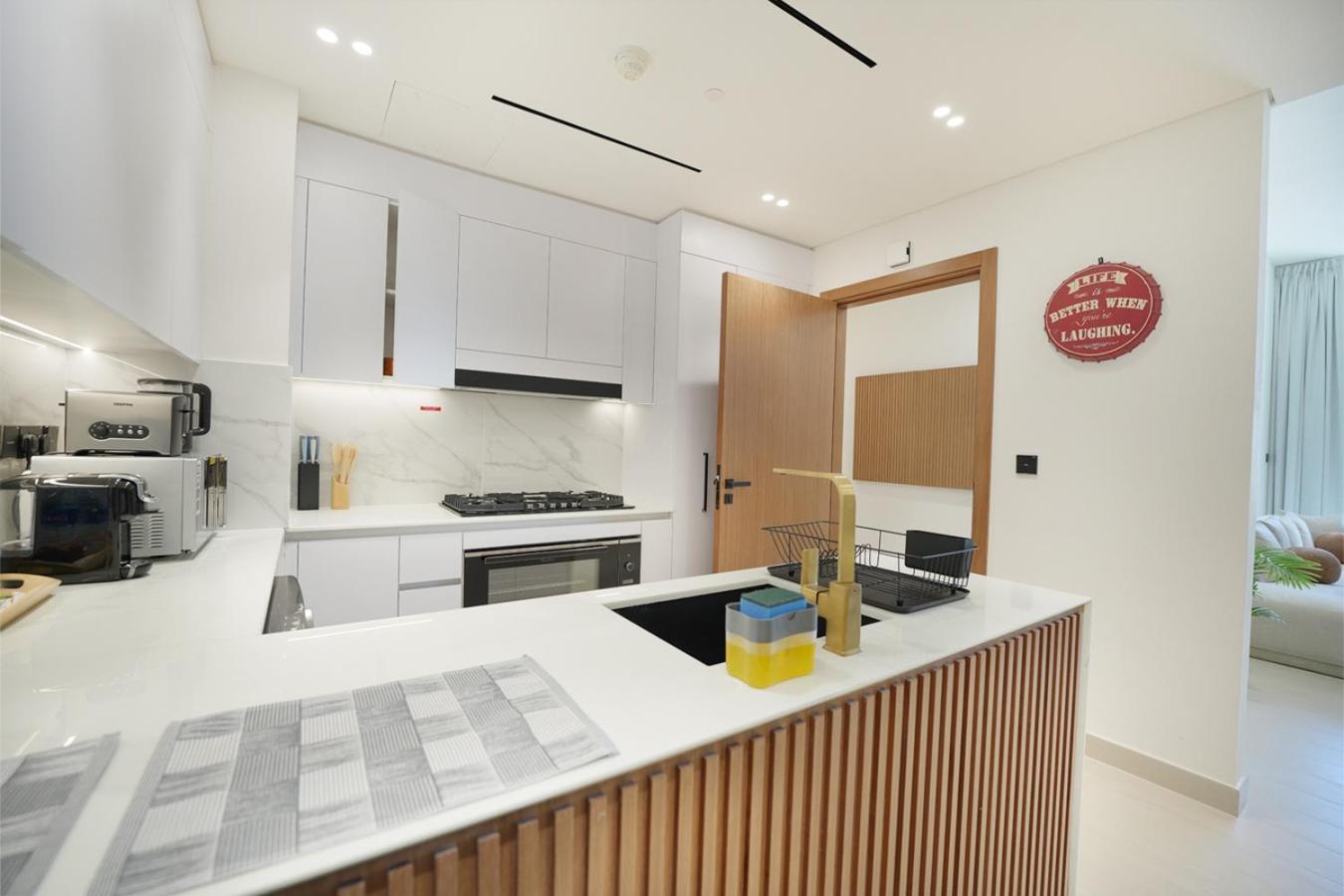 Easygo- Lavish 2br In The Heart Of Jvc Binambr