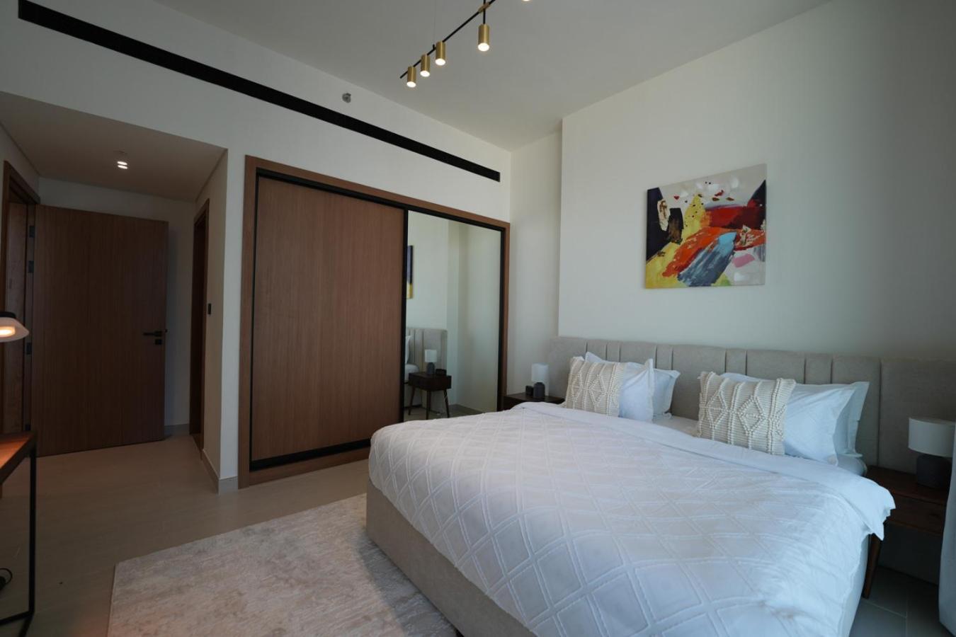 Easygo- Lavish 2br In The Heart Of Jvc Binambr Dubai