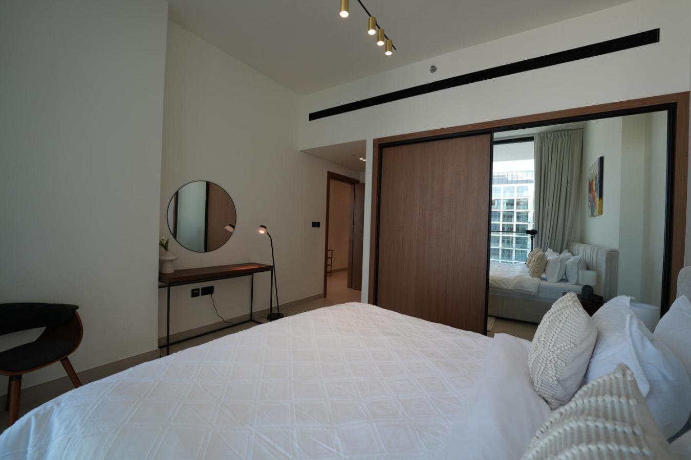 Easygo- Lavish 2br In The Heart Of Jvc Binambr * Dubai