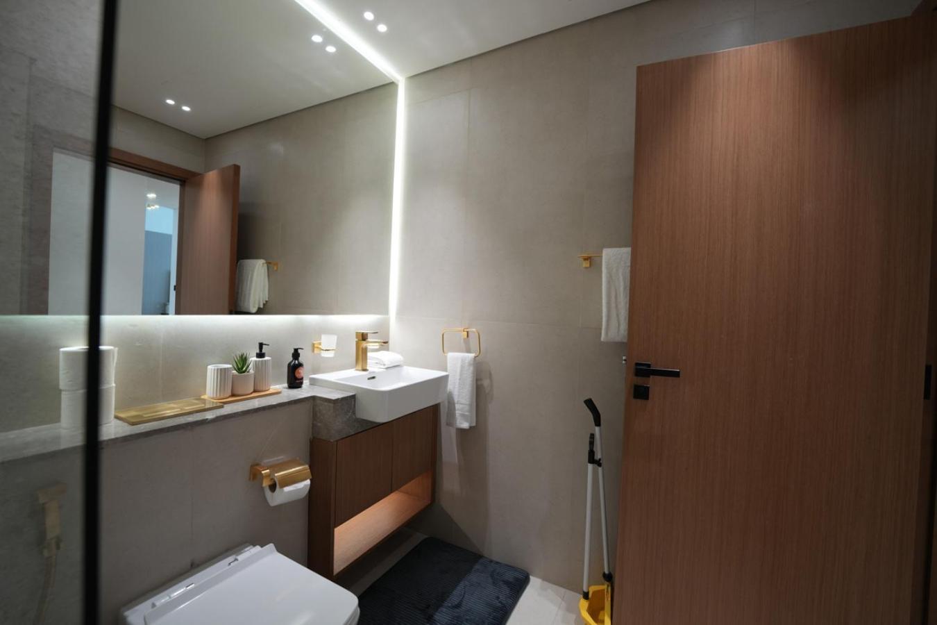Easygo- Lavish 2br In The Heart Of Jvc Binambr Apartment