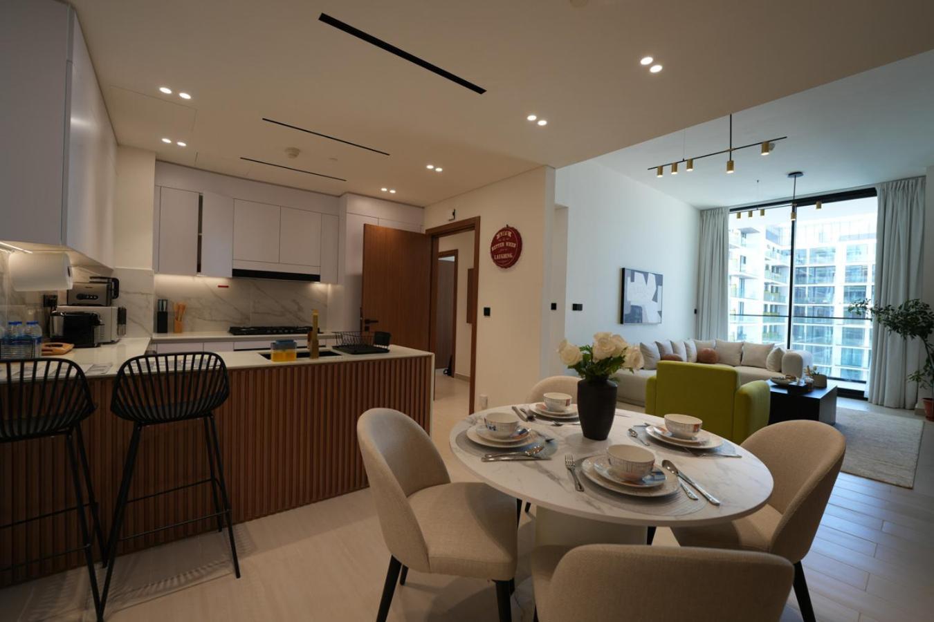 Easygo- Lavish 2br In The Heart Of Jvc Binambr Dubai